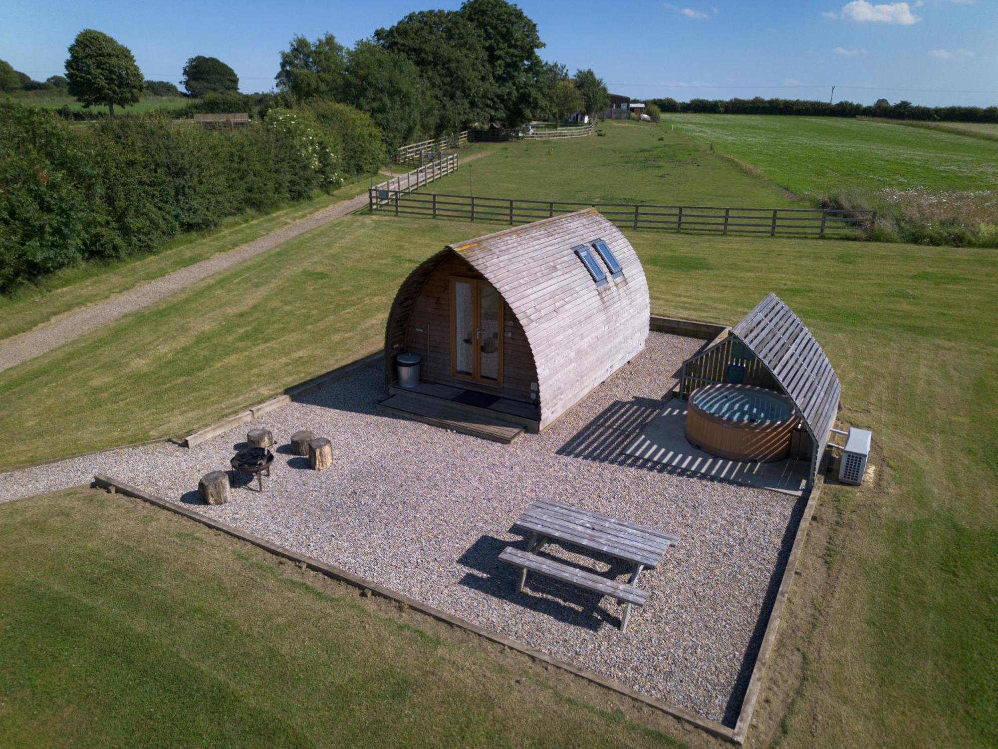 Sedgewell Barn By Wigwam Holidays Норталeртън Екстериор снимка